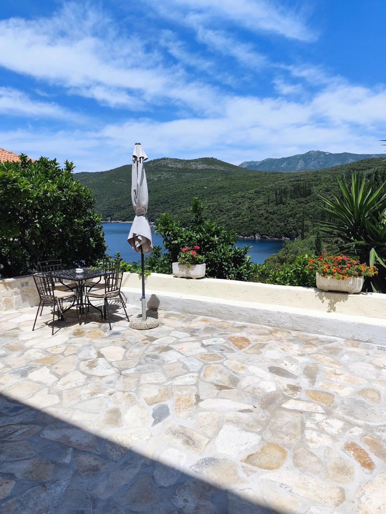 Apartment Mistral - Cosy Apartment With Sea View โมลูนัท ภายนอก รูปภาพ