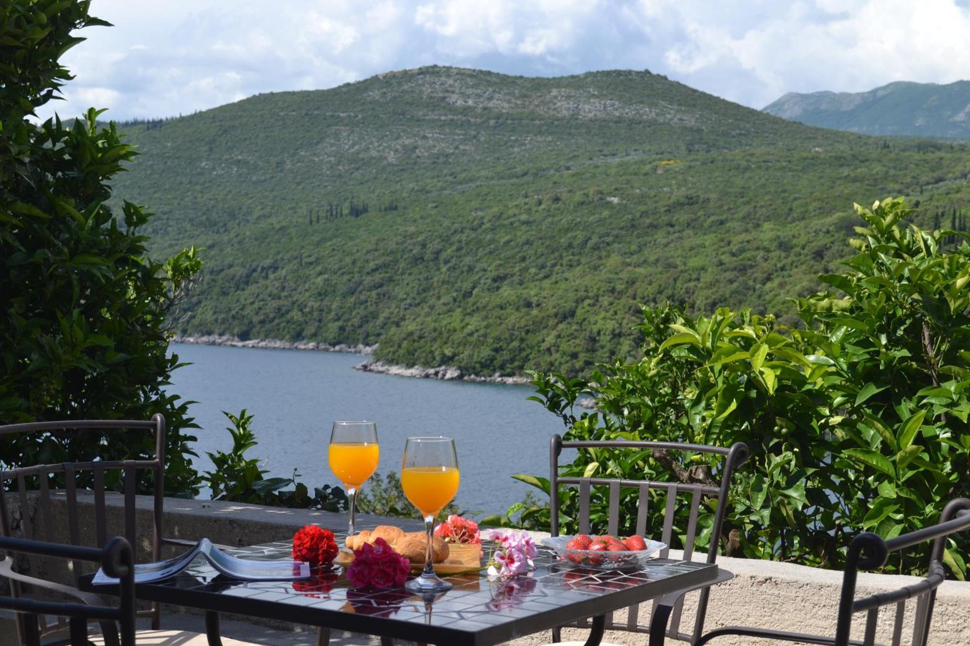 Apartment Mistral - Cosy Apartment With Sea View โมลูนัท ภายนอก รูปภาพ