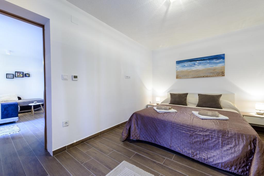 Apartment Mistral - Cosy Apartment With Sea View โมลูนัท ภายนอก รูปภาพ