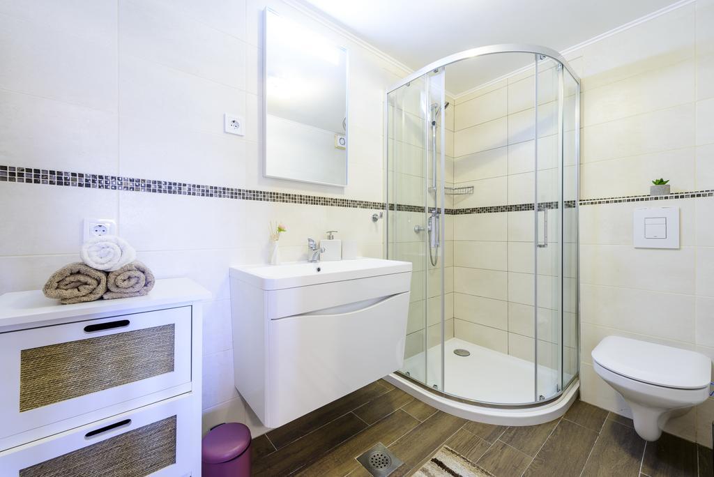 Apartment Mistral - Cosy Apartment With Sea View โมลูนัท ภายนอก รูปภาพ