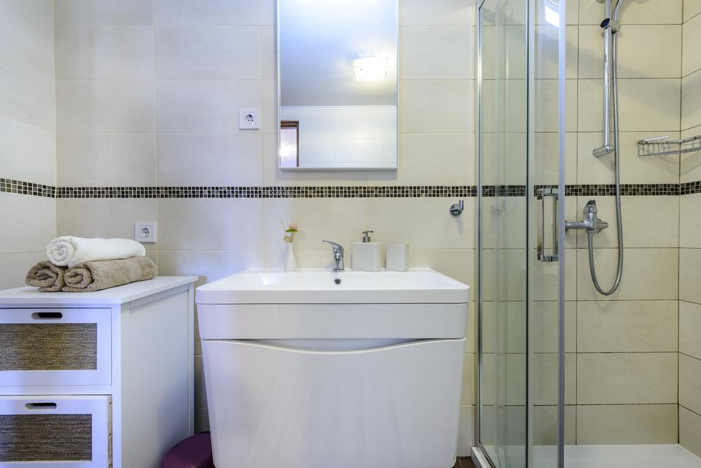 Apartment Mistral - Cosy Apartment With Sea View โมลูนัท ภายนอก รูปภาพ